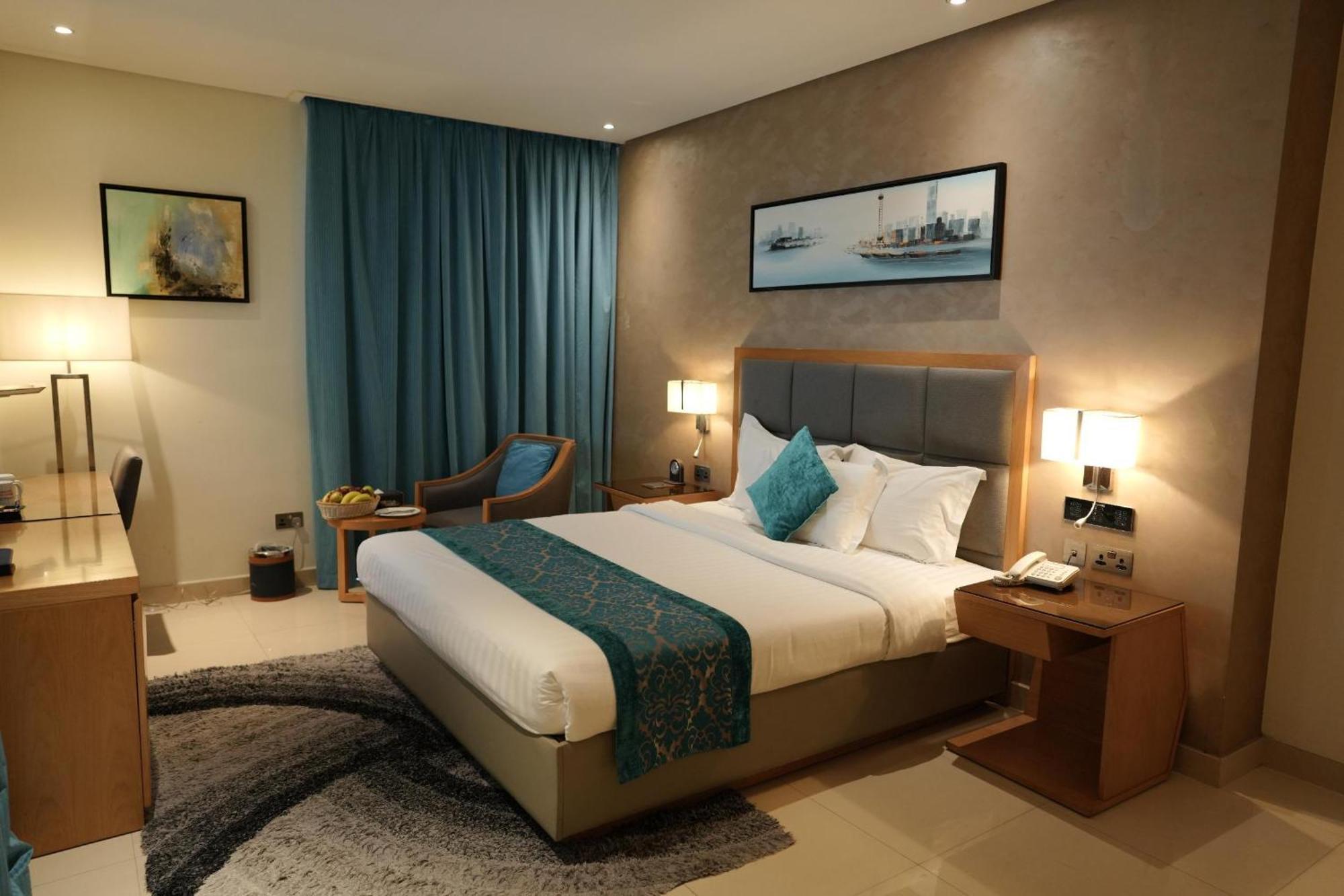Deluxe King Room